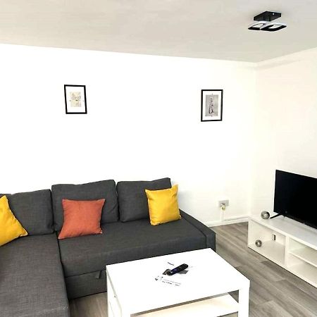 Stylish Apartment At Carlton Grove London Luaran gambar