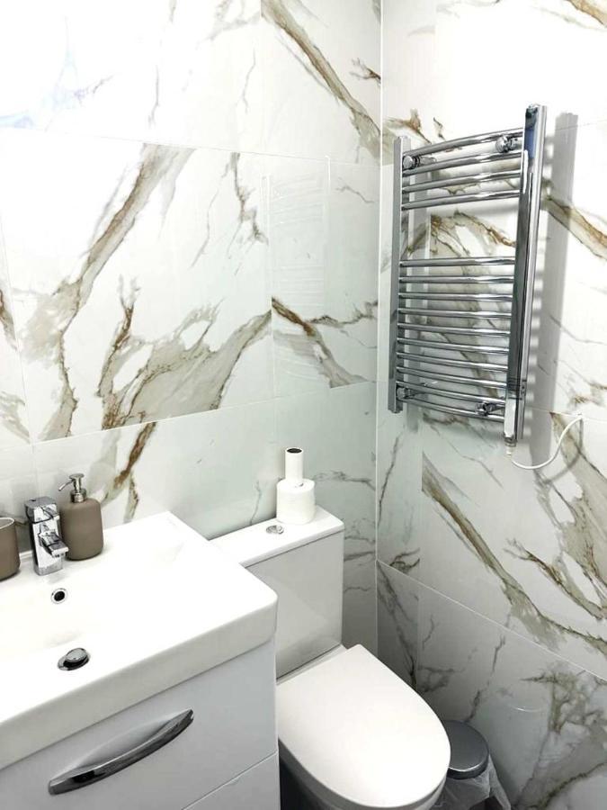 Stylish Apartment At Carlton Grove London Luaran gambar